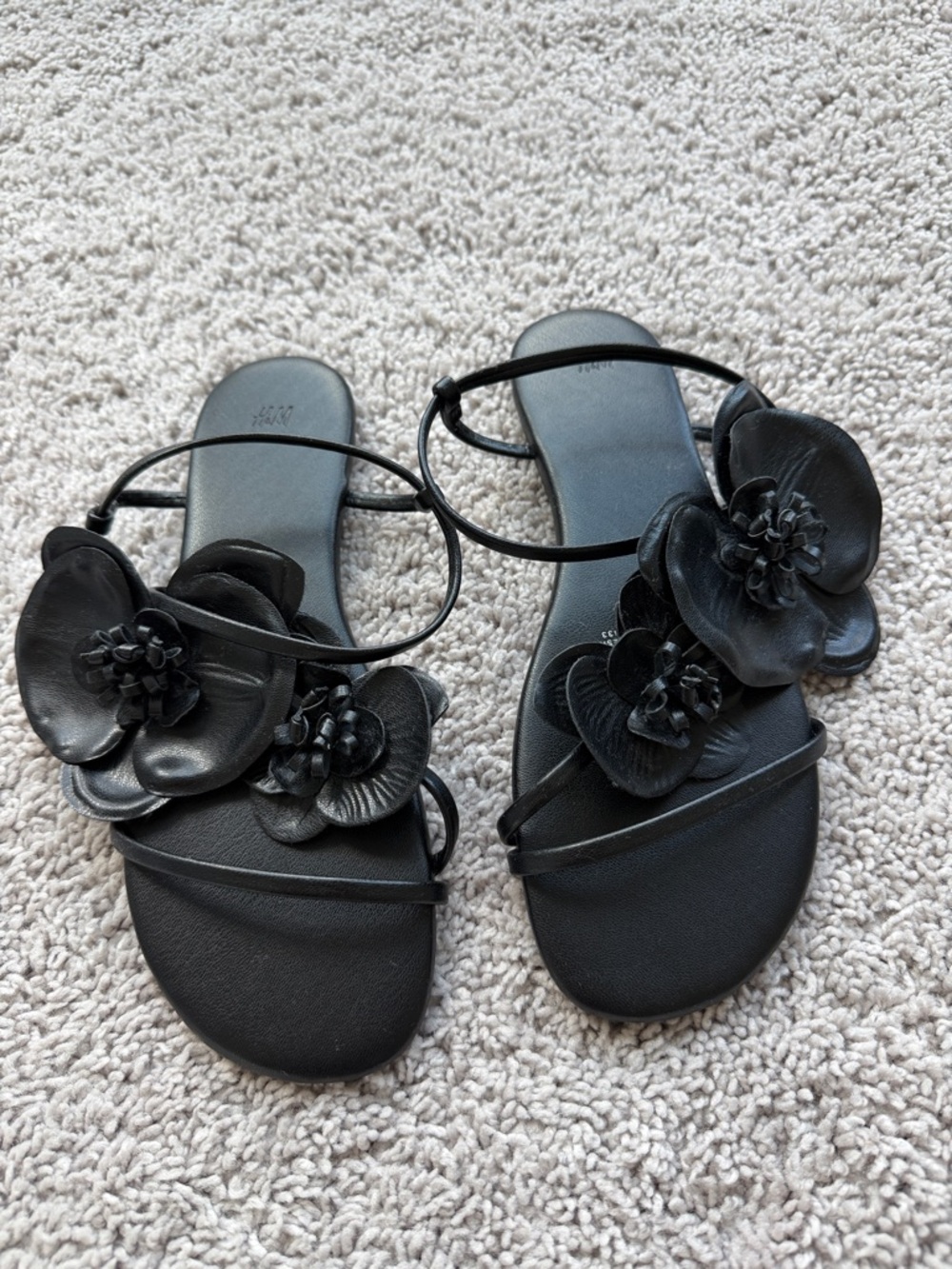 APPLIQUÉD  LEATHER STRAPPY SANDALS
